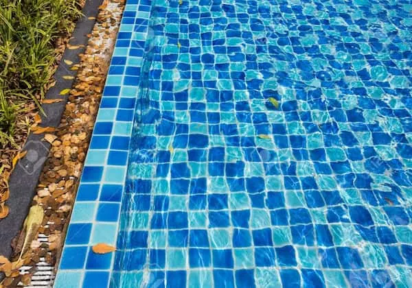 خرید کاشی استخری با قیمت استثنایی
