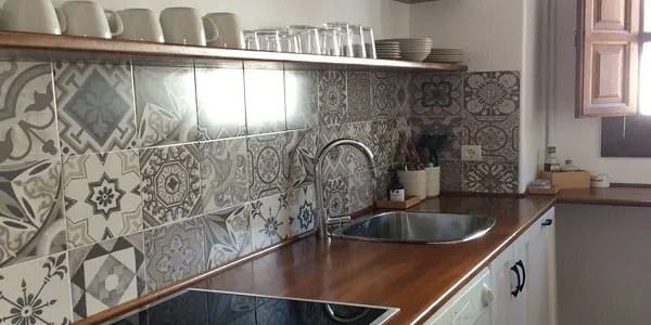 بررسی کیفیت برندهای کاشی داخلی + بهترین قیمت خرید